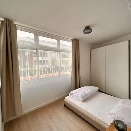 Joli Moderne 1er Etage, Coeur St Raphael, 4 Pers アパート